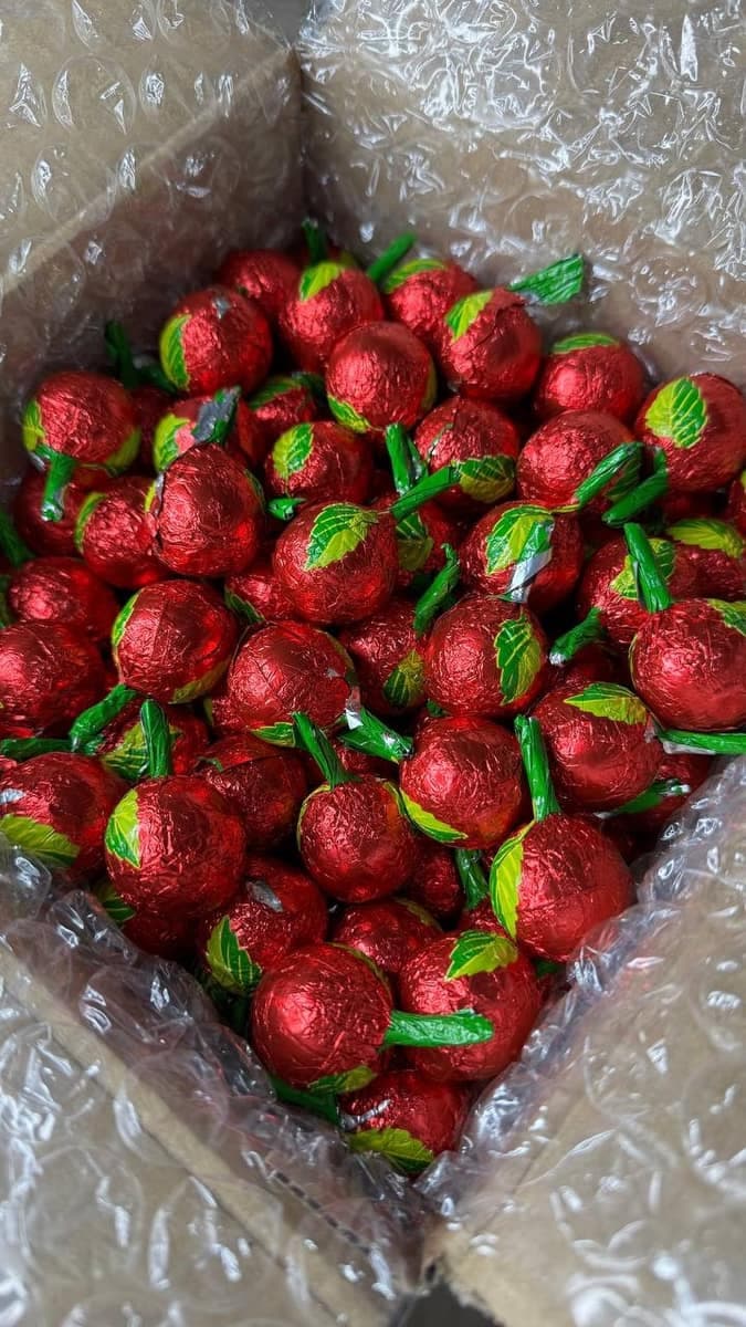 Шоколадна цукерка «Вишня» 🍒