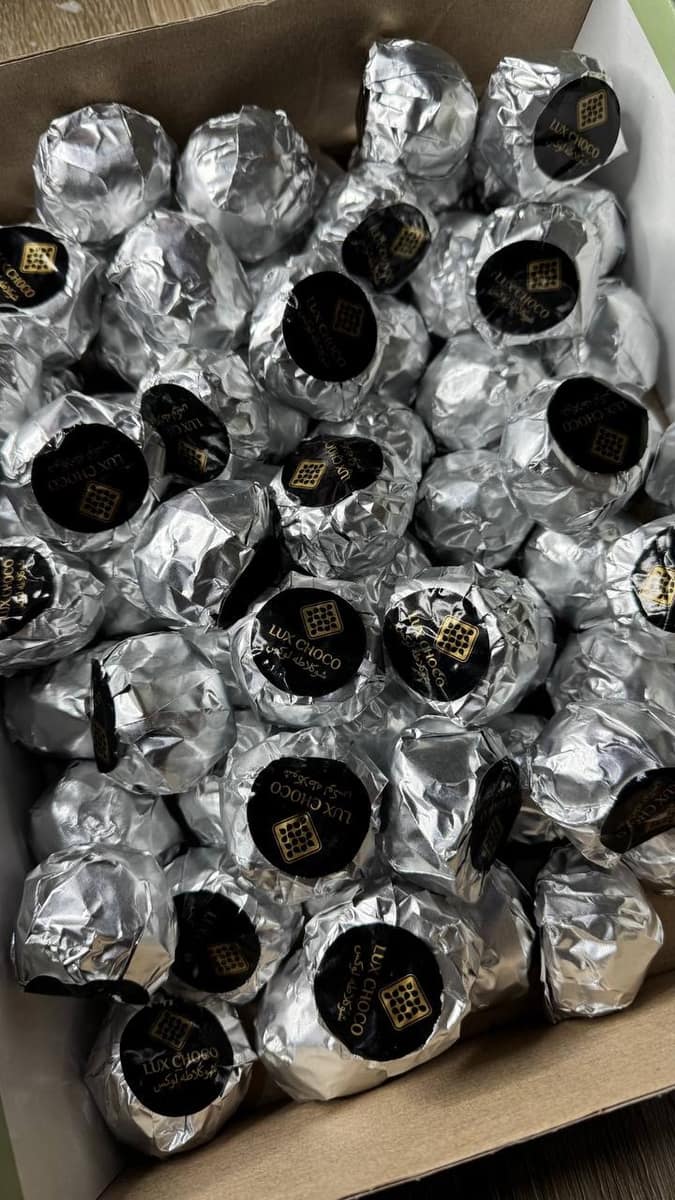 Дубайські Lux Choco — фісташка, мигдаль (чорний шоколад)